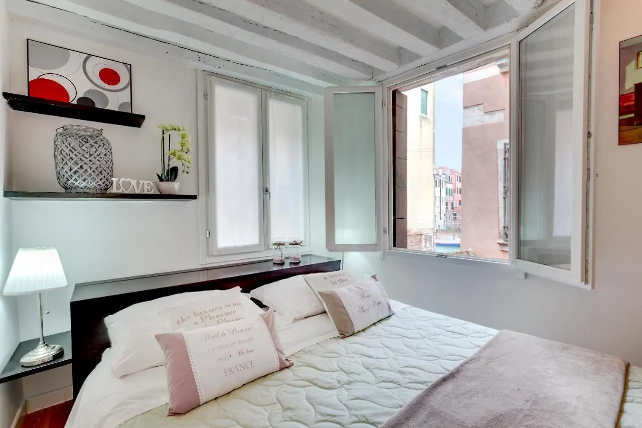Apartment Cannaregio Canal View - Marco Polo By Wonderful Italy Venice
